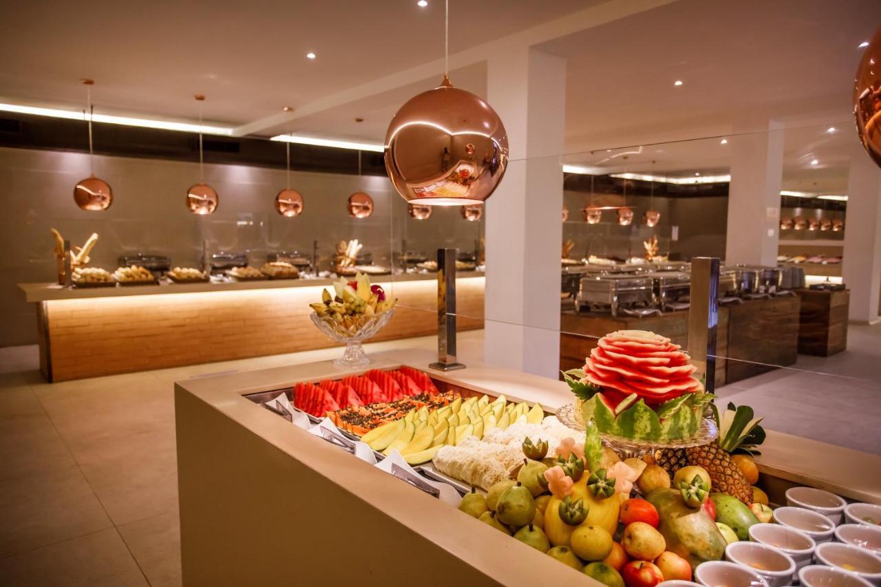 拉托雷全包度假酒店 塞古罗港 外观 照片 The buffet at the hotel