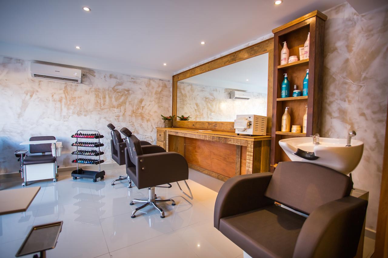 拉托雷全包度假酒店 塞古罗港 外观 照片 A hair salon in India
