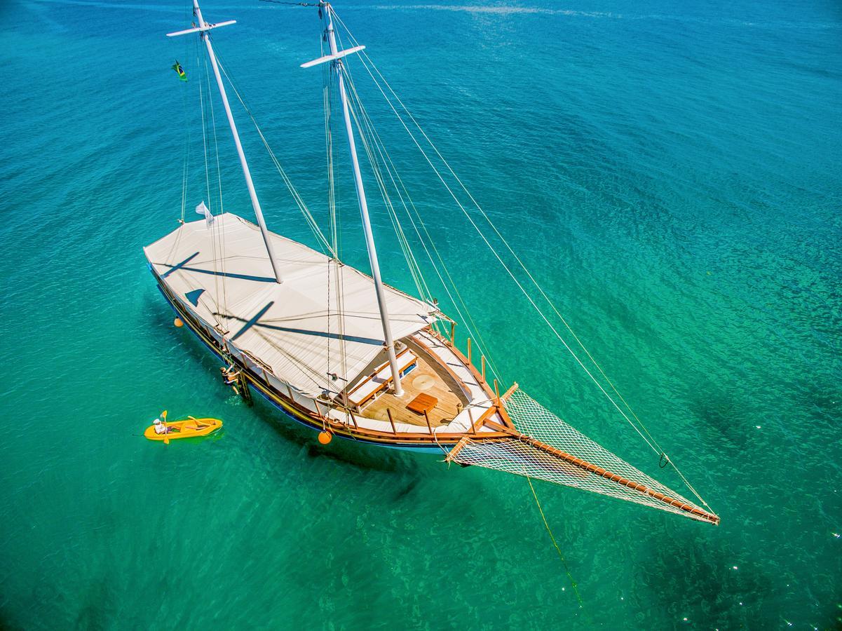 拉托雷全包度假酒店 塞古罗港 外观 照片 Aerial view of a yacht in the Bay of Kotor